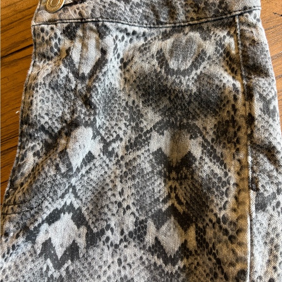 Like New:We The Free Just Float On Flare Bell Bottom Jeans Woman’s size 26 - Picture 5 of 11